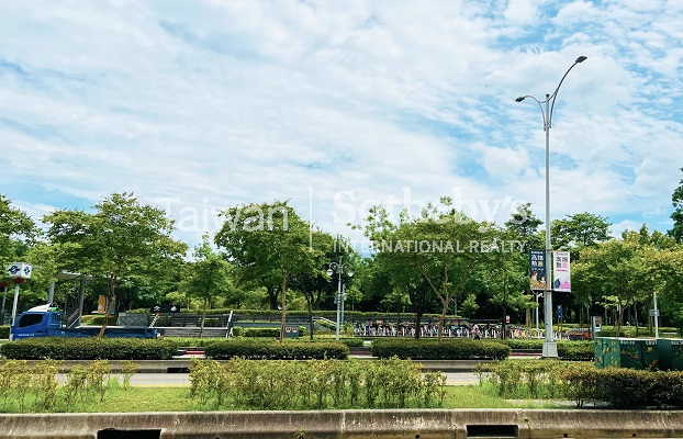 大安公園站一樓角窗住辦店周邊環境